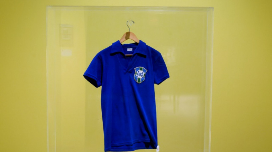 Pele's World Cup jersey fetches $4.9 million at US auction