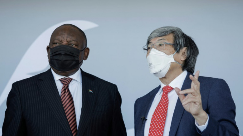 Sud&aacute;frica inaugura la primera planta de fabricaci&oacute;n de vacunas anti-covid del continente