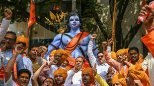 Premi&ecirc; indiano inaugura templo s&iacute;mbolo do nacionalismo hindu