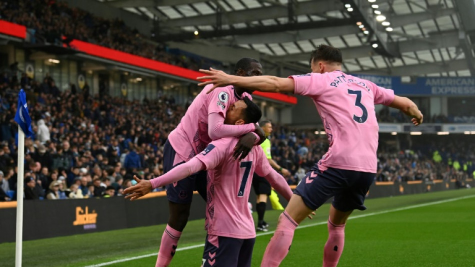 Everton goleia Brighton e sai da zona de rebaixamento no Ingl&ecirc;s