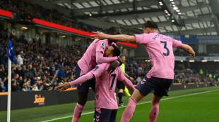 Everton goleia Brighton e sai da zona de rebaixamento no Ingl&ecirc;s