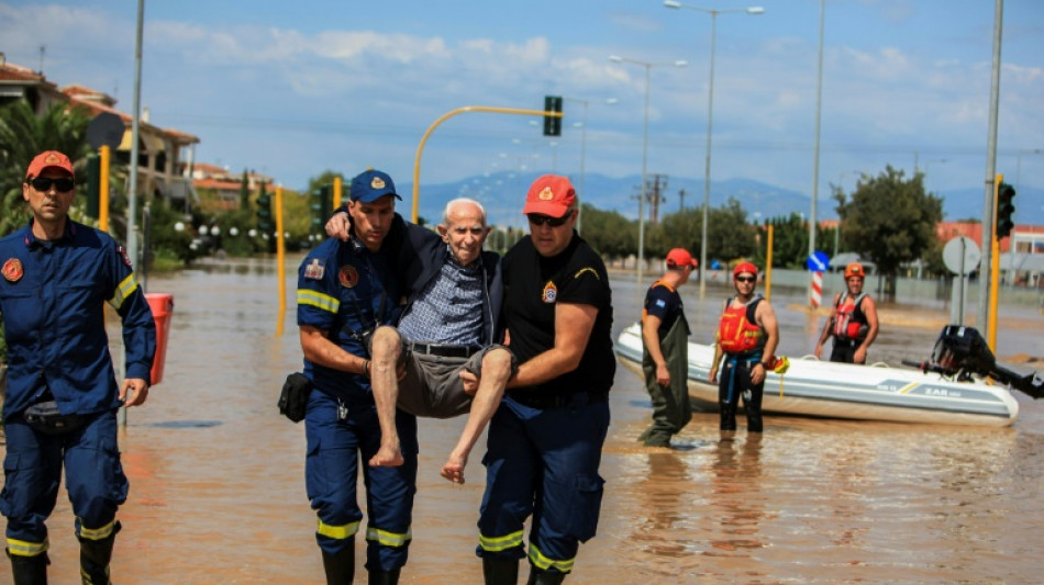 Inondations en Gr&egrave;ce: 15 morts selon un nouveau bilan