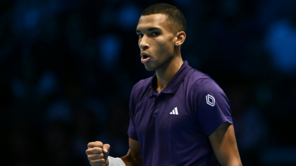 Auger-Aliassime vence Shelton de virada no ATP Finals