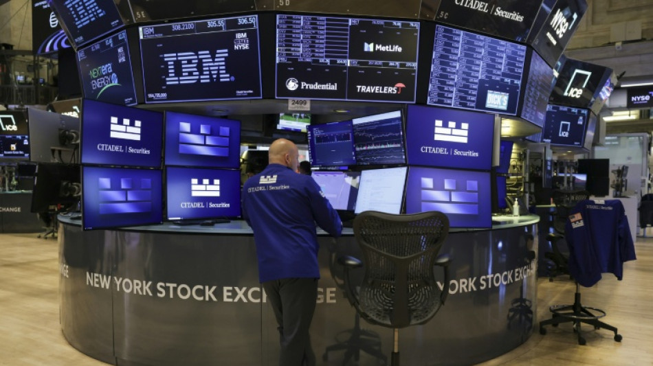 Wall Street profite de données économiques meilleures qu'attendu