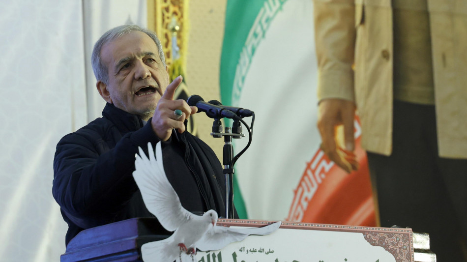 Pezeshkian, 'Hormuz &egrave; aperto a tutti, tranne a chi viola il nostro territorio'
