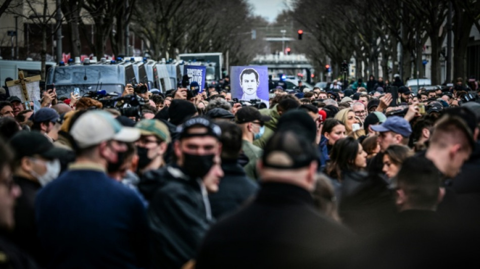 A Lyon, l'ultradroite rend hommage au "camarade" Quentin Deranque