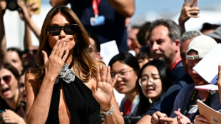 S&auml;ngerin Carla Bruni macht &uuml;berstandene Brustkrebserkrankung &ouml;ffentlich