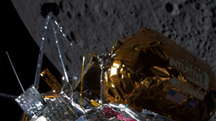 Commercial US spaceship hours from attempted Moon landing