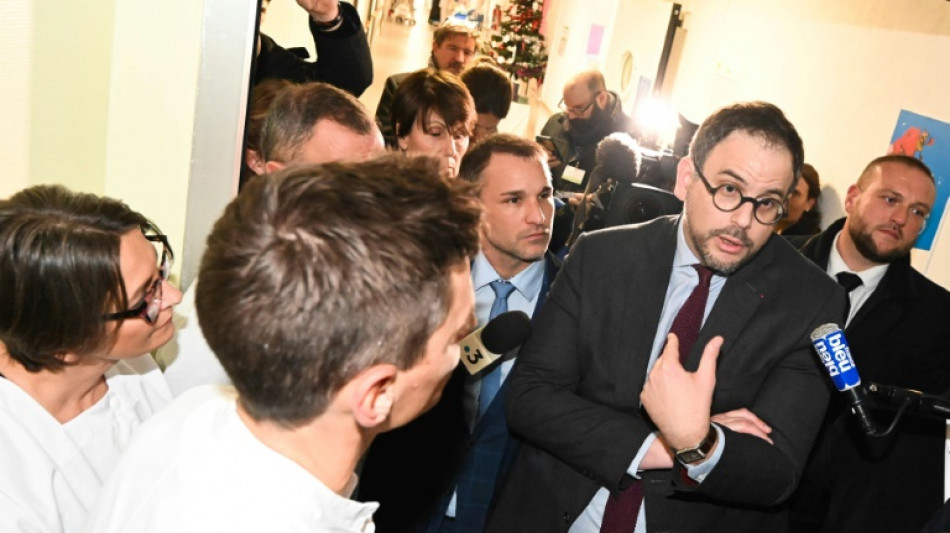 D&eacute;c&egrave;s de patients: Aur&eacute;lien Rousseau soutient l'h&ocirc;pital de Remiremont