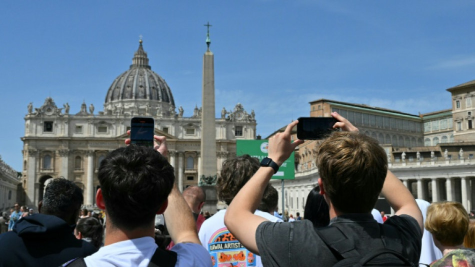 Minuto de silencio del Real Madrid por la muerte del papa Francisco