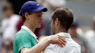 Sinner ringrazia Parigi per 'tifo equo' e omaggia Gasquet