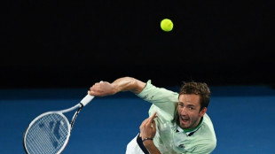 Open d'Australie: Medvedev bat Tsitsipas et rejoint Nadal en finale