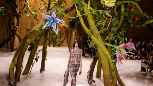 Blazy cria cole&ccedil;&atilde;o de conto de fadas para alta-costura da Chanel