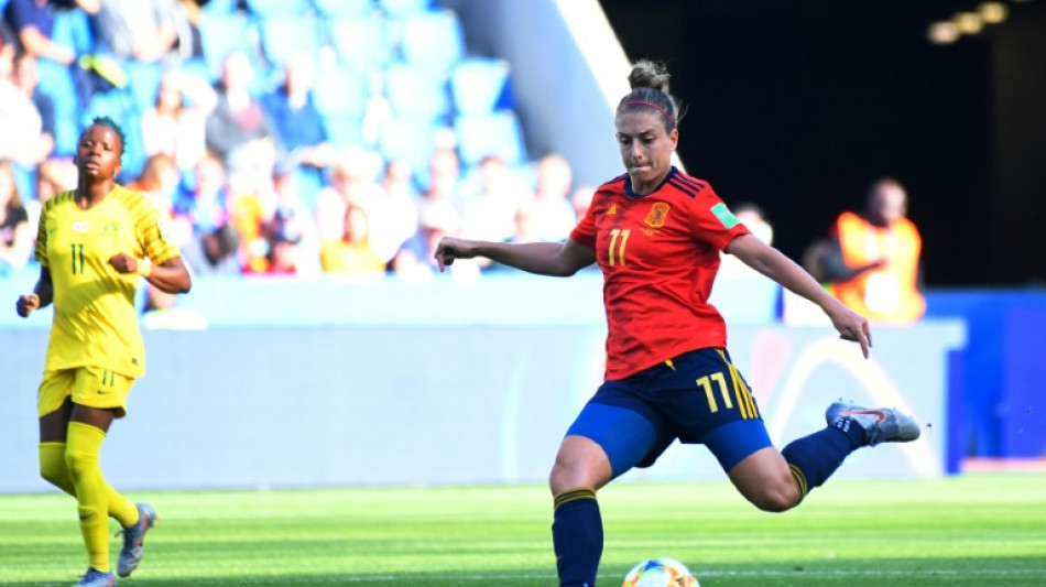 Alexia Putellas sufre un esguince de rodilla en v&iacute;speras de la Eurocopa