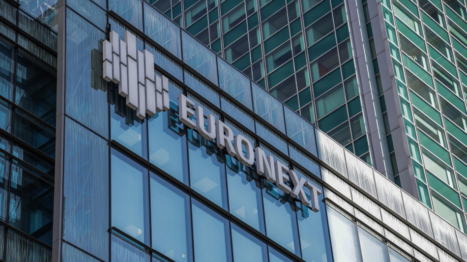 Borsa Milano chiude a nuovo record e sfiora 51.500 punti (+1,97%) con le banche