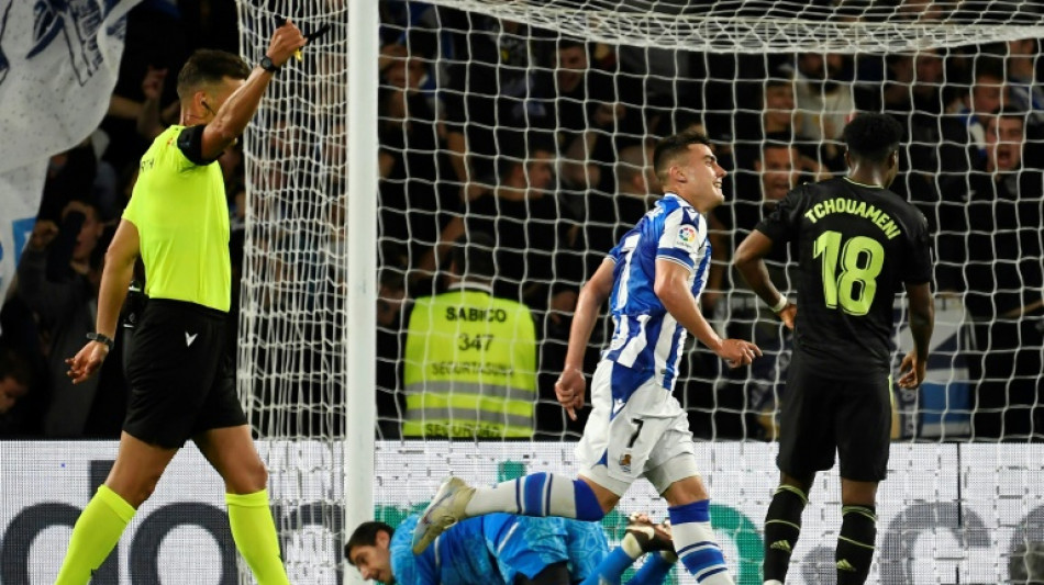 Real Madrid perde para Real Sociedad; Bar&ccedil;a vence Osasuna (1-0) e pode ser campe&atilde;o na pr&oacute;xima rodada
