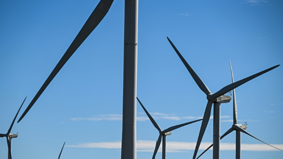 Programmation énergétique: un moratoire sur l'éolien et le solaire fait dérailler l'examen à l'Assemblée