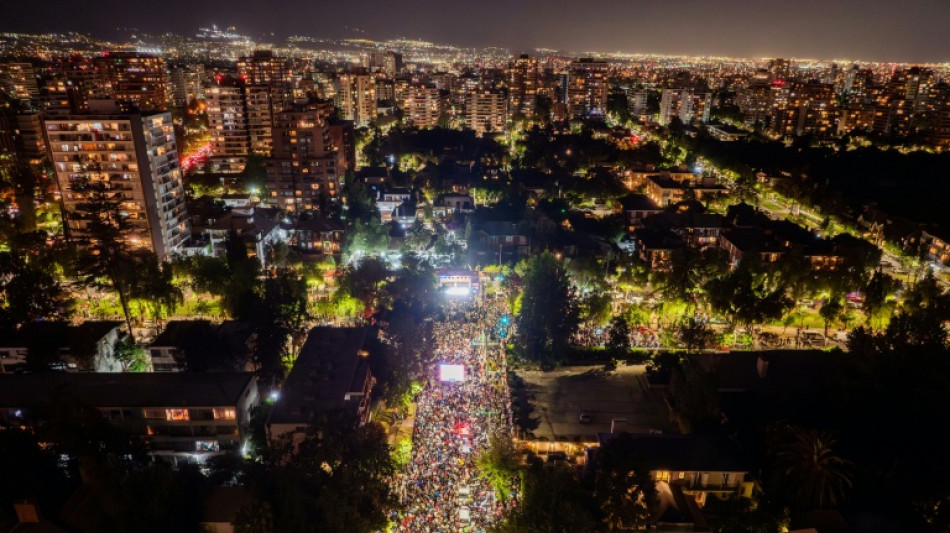 Partidarios de Kast celebran su triunfo en Chile al grito de "¡Pi-no-chet!"