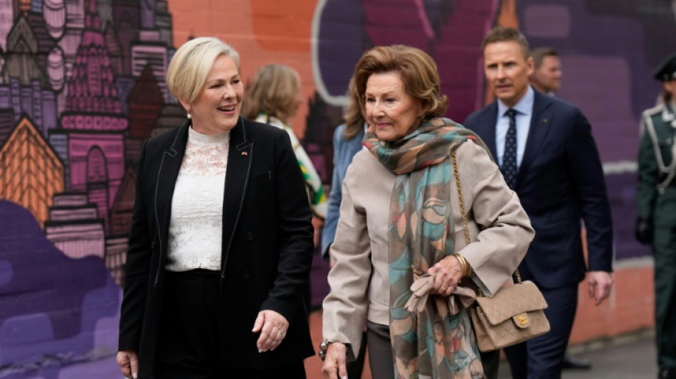 Norwegens Königin Sonja wegen Atemproblemen per Hubschrauber in Klinik gebracht