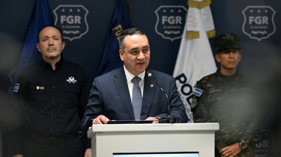 El fiscal de El Salvador prev&eacute; 600 juicios colectivos para presuntos pandilleros