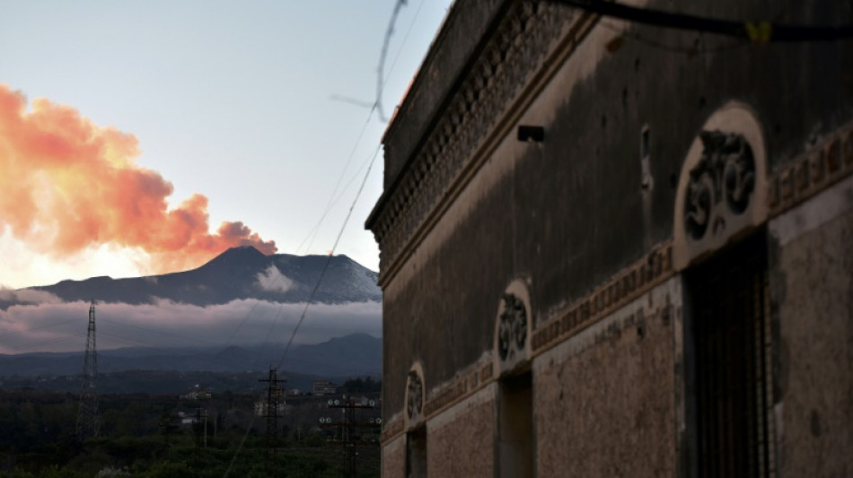 Cierra algunas horas aeropuerto de Catania por  cenizas del volcán Etna