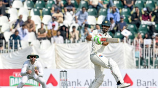 Pakistan punish sloppy South Africa to reach 259-5 in second Test