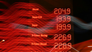 Spritpreise steigen weiter - Kartellamt d&auml;mpft Hoffnung auf rasche Abhilfe