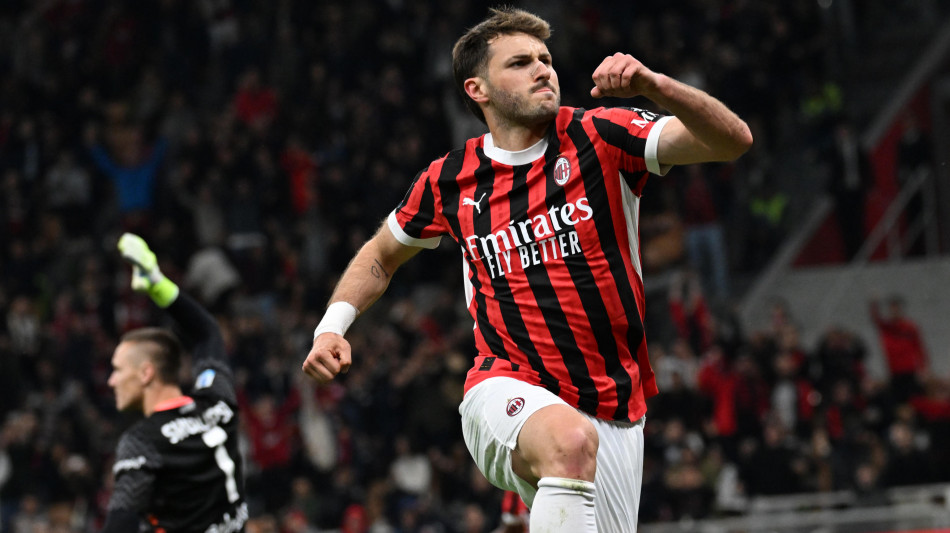 Calcio: Milan 1-1 col Leeds, a Gimenez risponde Stach