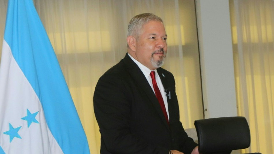 Honduras pede a embaixadora dos EUA que evite 'inger&ecirc;ncia'
em pol&iacute;tica interna