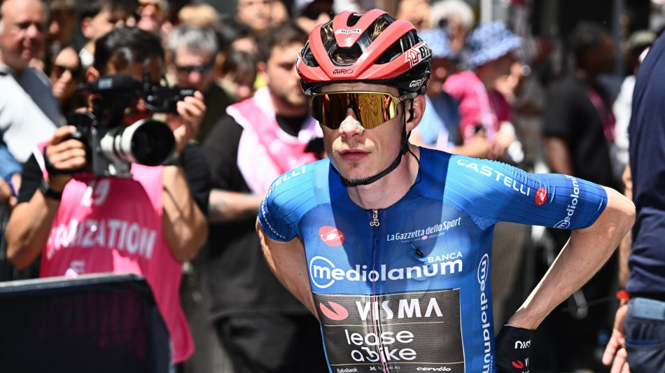 Giro: Vingegaard vince in solitaria a Pila e si prende la rosa