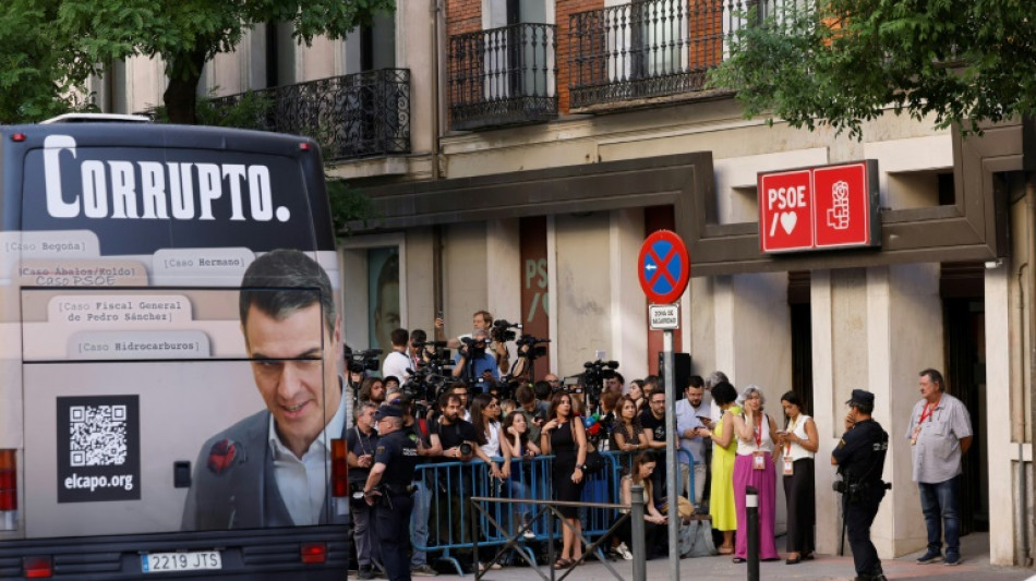 Pedro S&aacute;nchez renueva la c&uacute;pula del PSOE espa&ntilde;ol y expulsar&aacute; a los clientes de prostituci&oacute;n