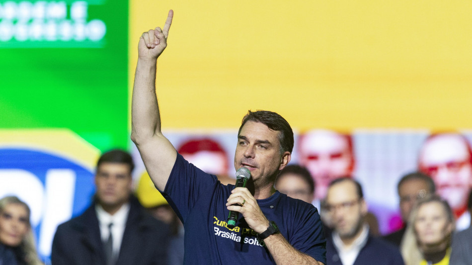 Brasile: Fl&aacute;vio Bolsonaro denuncia Lula alla Corte Suprema