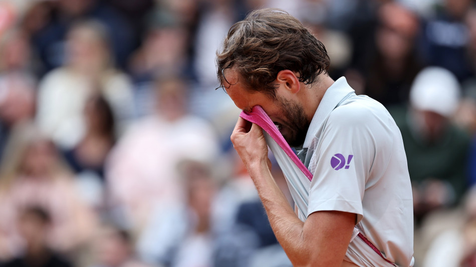 Roland Garros: Medvedev eliminato al primo turno