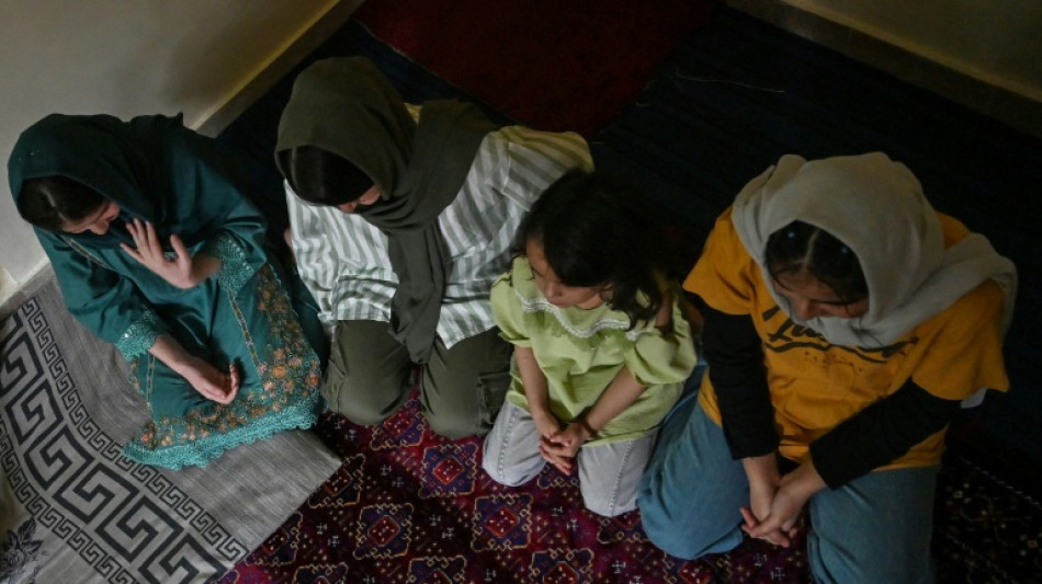 A la espera de asilo en Occidente, unas j&oacute;venes afganas buscan refugio en la m&uacute;sica