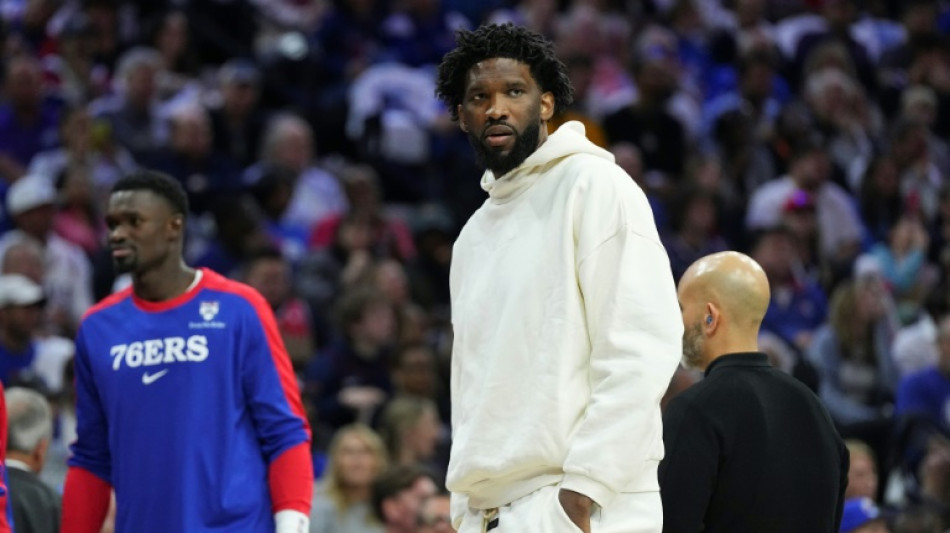 NBA: Embiid suspendu trois matches pour avoir "bouscul&eacute;" un journaliste