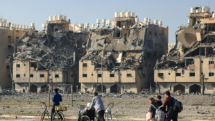 Habitantes de Jan Yunes huyen de las bombas, pero sin saber adónde ir