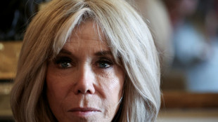 Infox sur Brigitte Macron: de 3 à 12 mois de prison avec sursis requis contre les cyberharceleurs présumés