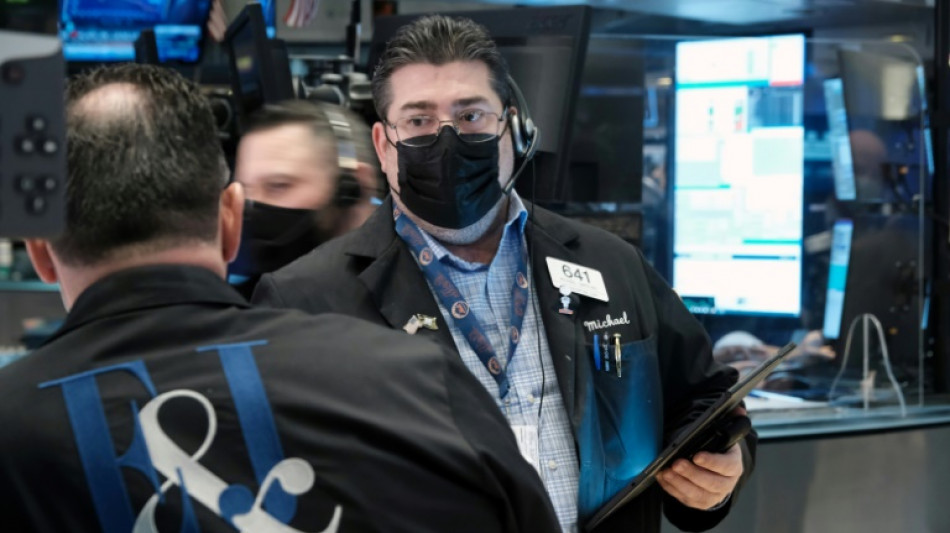 Wall Street ouvre en ordre dispersé, les résultats plaisent, la Fed inquiète