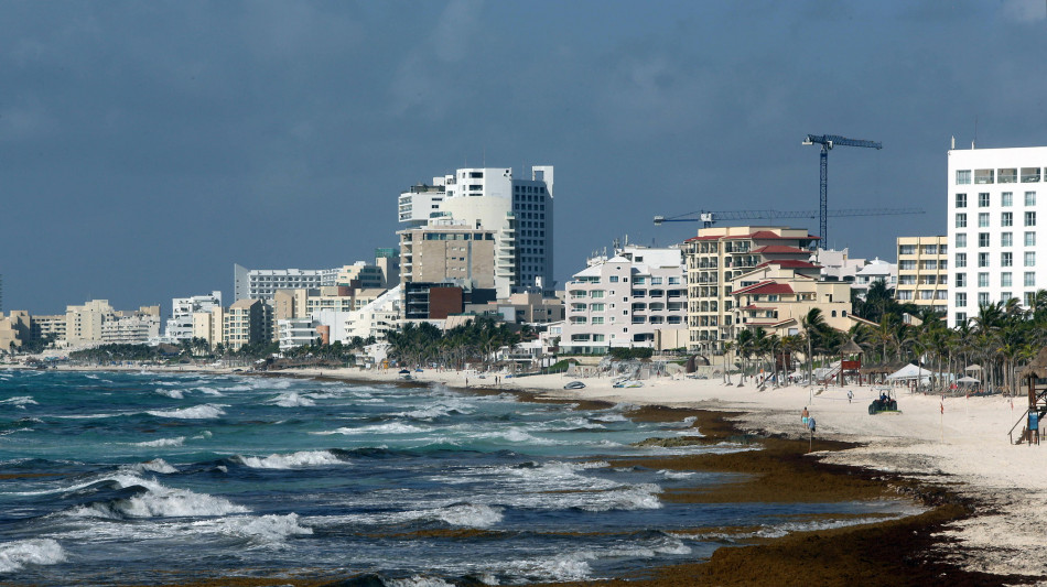 Terremoto di magnitudo 7.4 al largo delle coste del Messico, allerta tsunami