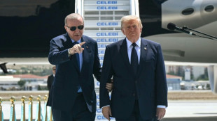 Trump critica duramente aliados no in&iacute;cio da reuni&atilde;o da Otan