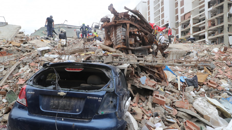 Salito a 2.954 il bilancio dei morti nel terremoto in Venezuela