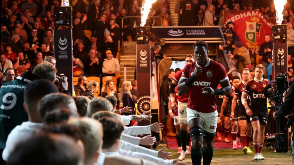 Itoje to rehab with England as Farrell omitted from training squad