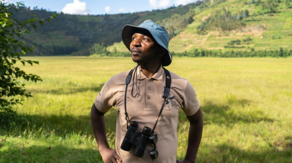 Rwandan awarded for saving grey crowned cranes