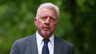 El extenista Boris Becker sali&oacute; de una c&aacute;rcel brit&aacute;nica para ser deportado