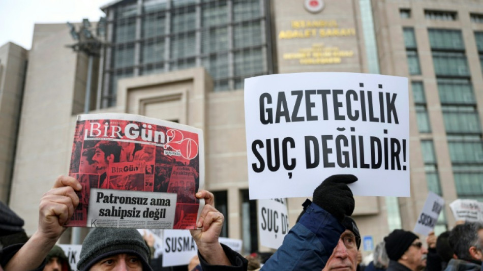 Una corte de Turqu&iacute;a condena a un veterano periodista bajo la controversial ley de medios