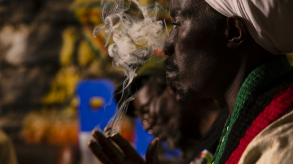 Qu&ecirc;nia nega aos rastaf&aacute;ris o direito de fumar maconha por motivos religiosos