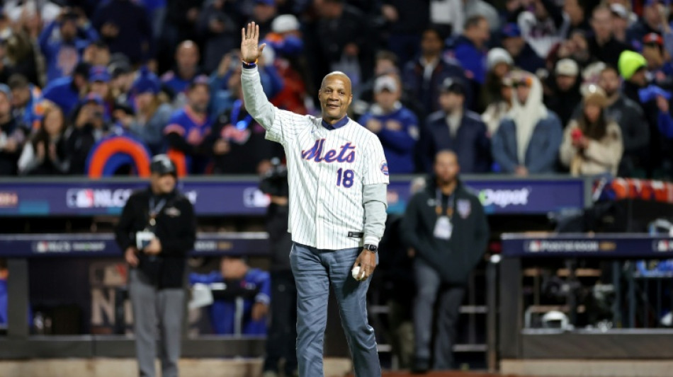 Trump pardons three-time World Series champ Strawberry