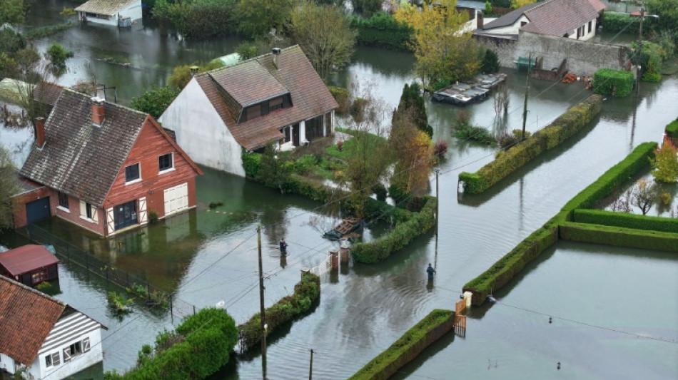 Le Pas-de-Calais toujours sous l'eau mais la d&eacute;crue s'amorce