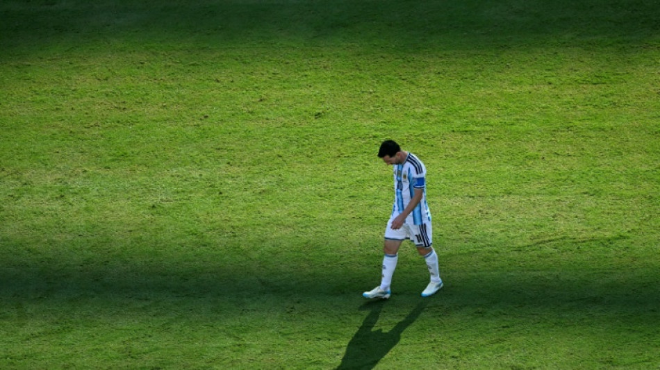 Sem Messi, parte da sele&ccedil;&atilde;o argentina retorna a Buenos Aires