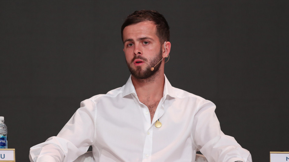 Juve: sorpresa Pjanic, l'ex in visita alla Continassa
